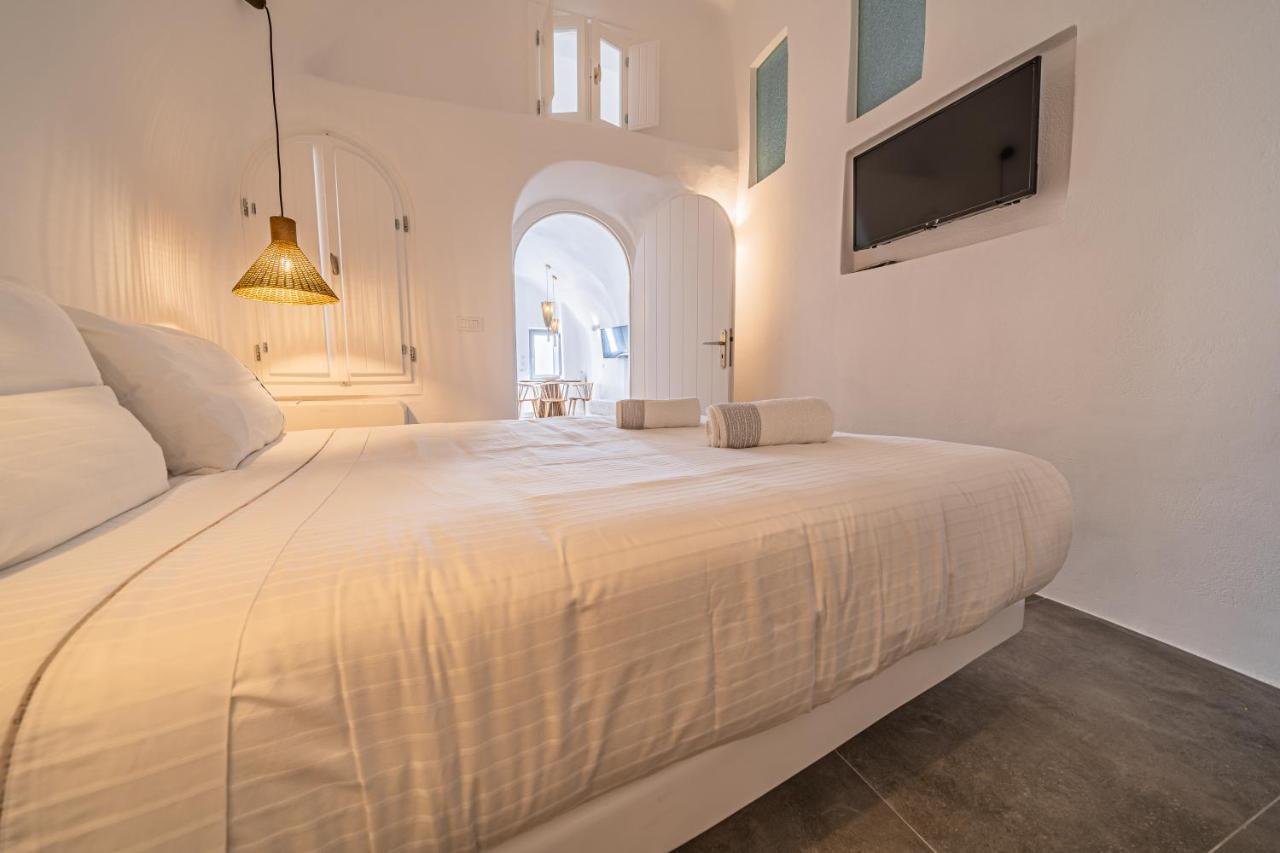 Eternity Suites Santorini Тира Экстерьер фото
